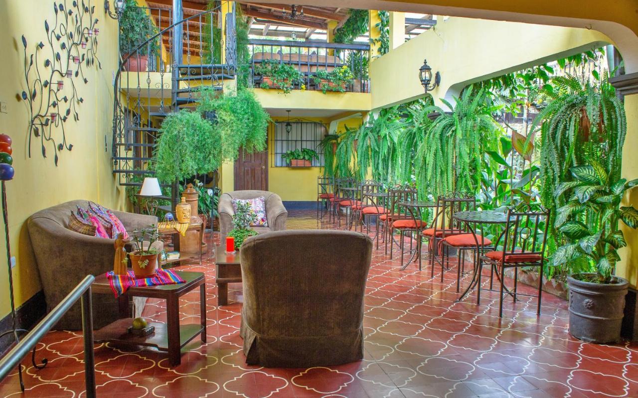 Hotel Las Camelias Inn By Ahs Antigua Esterno foto